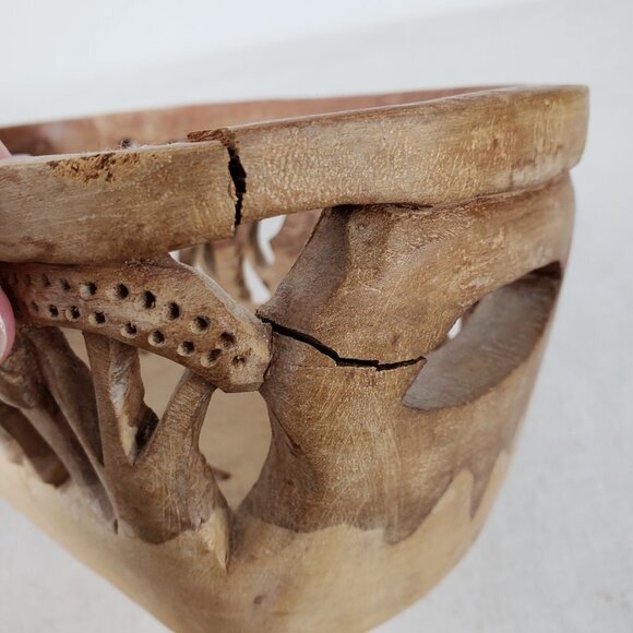 Folk Art Carved Wood Bread Basket Decor Box Wildlife Elephant Rhino Lion Safari - Picture 6 of 12